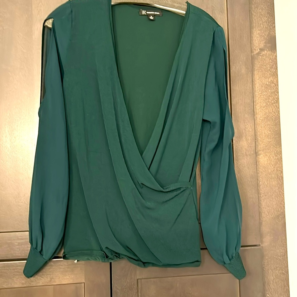 Sheer sleeve with open shoulder